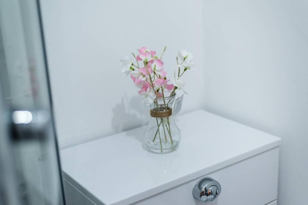 Liverpool City Centre - Fabulous 3 En-Suite Bedrooms - Sleeps 10 People المظهر الخارجي الصورة